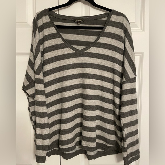 112. NWOT Peyton Jensen V Neck Grey Striped Cozy Soft Long Sleeve Sweater, Sz XL - Picture 1 of 6